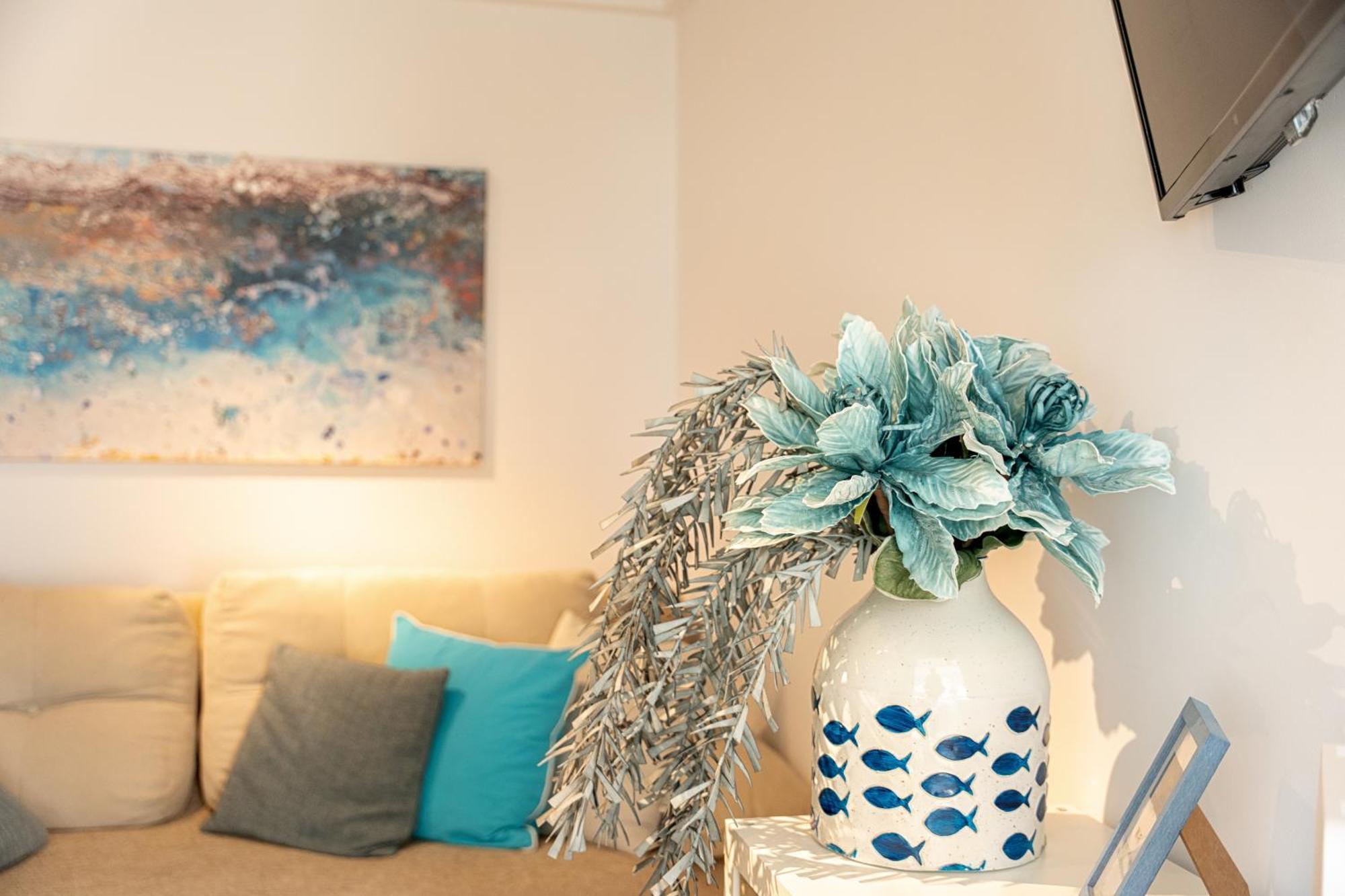 Blue & White Velvet 20M From The Beach Danilia Екстер'єр фото